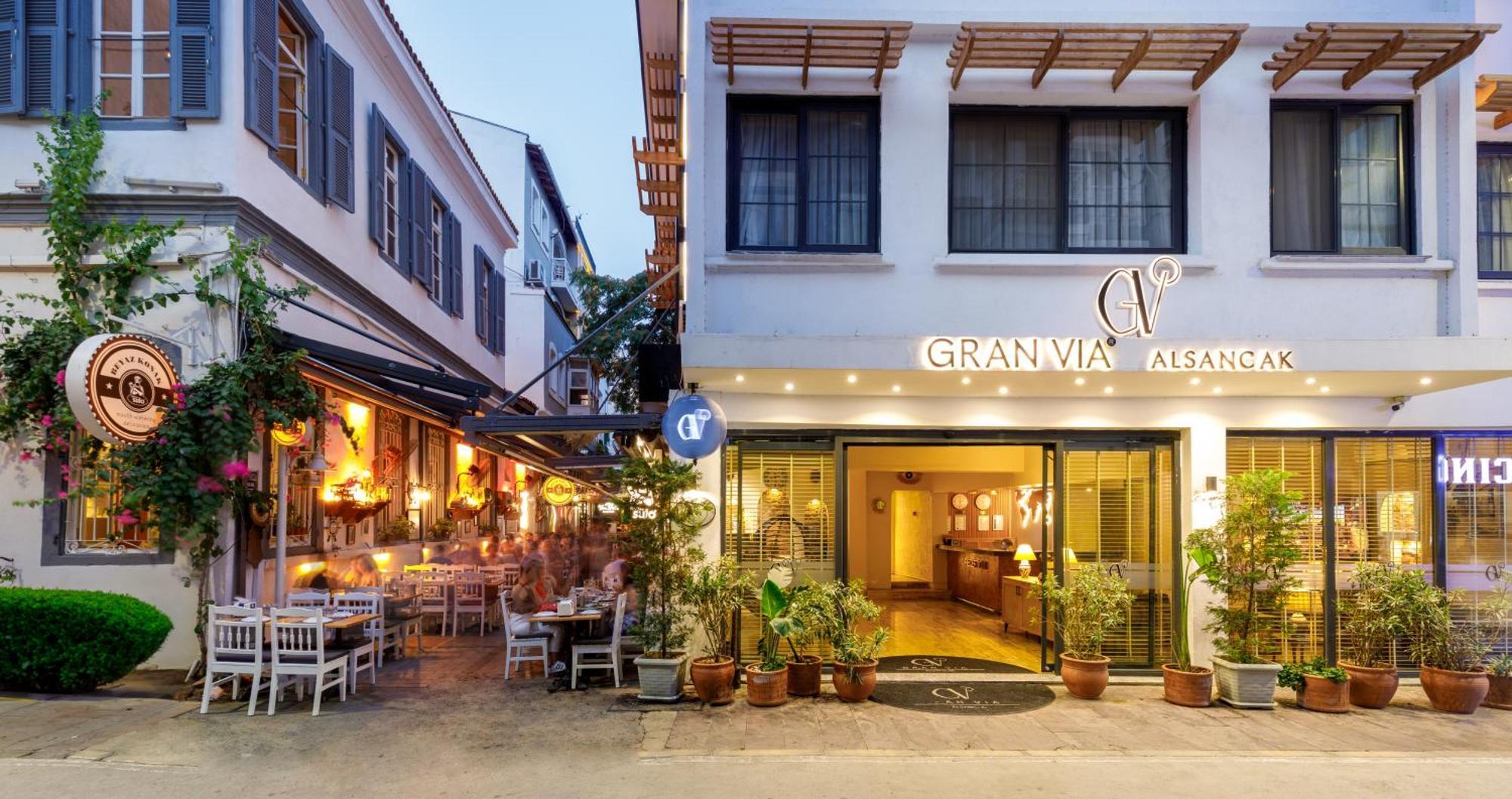 Gran Via Alsancak Hotel อิซมีร์ ภายนอก รูปภาพ